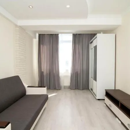 Spacious Apartment In Paris Parigi